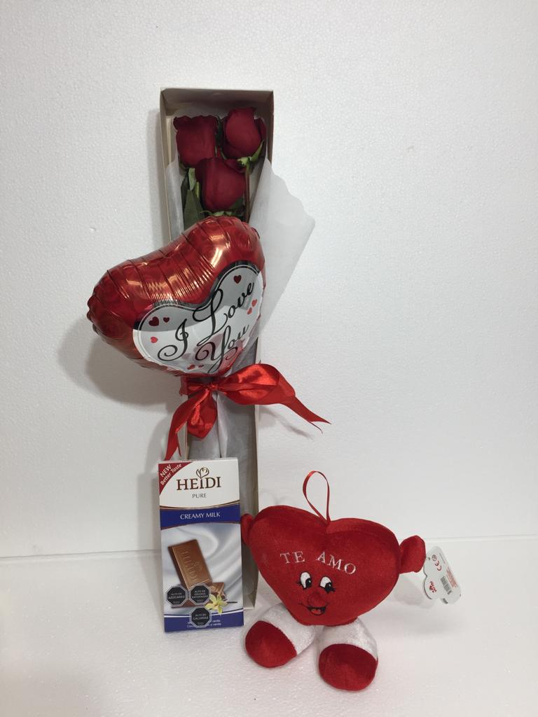 Caja con 3 Rosas ms Tableta de Chocolate de 80 Grs, Peluche Corazn de 19 cm y Globito